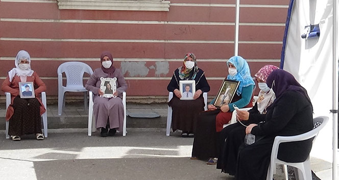 HDP önündeki ailelerin evlat nöbeti 269&#039;uncu gününde