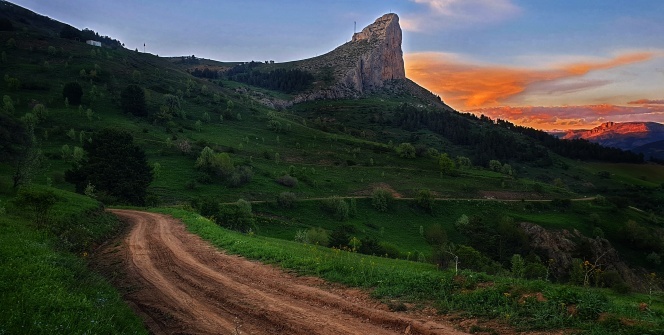 Hazin hikayesi ile duygulandırıyor, görüntüsü ile büyülüyor