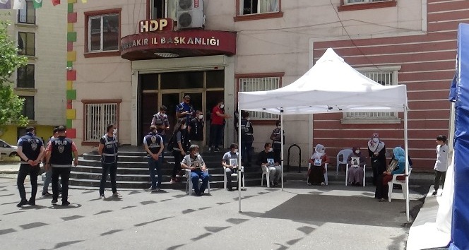 HDP önündeki ailelerin evlat nöbeti 272’nci gününde