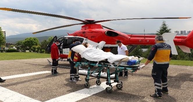 Doğum yapan kadın ambulans helikopterle Ankara’ya sevk edildi