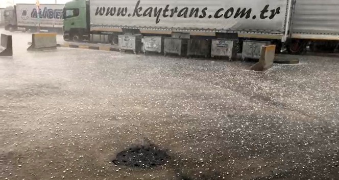 Edirne’de dolu yağışı etkili oldu