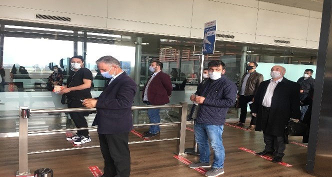 Sabiha Gökçen Havalimanı’ndan ilk uçuş İzmir’e yapıldı