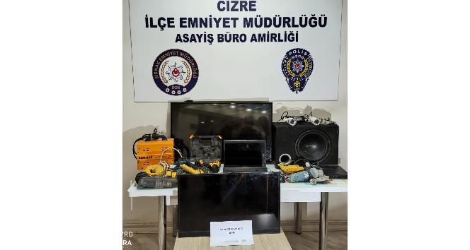 Cami faresi kıskıvrak yakalandı