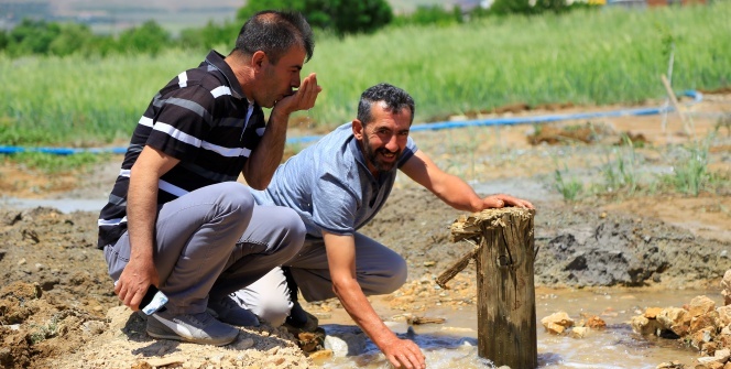 90 metre yerin altından fışkırdı! Köylüler şaşkına döndü