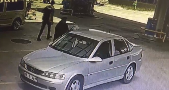 Korona virüs maskeli katil zanlısı kamerada