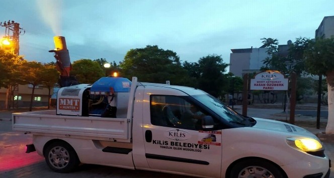 Kilis’te ilaçlama çalışmaları gece de devam ediyor