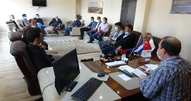 Ardahan’da STK temsilcilerinden "meraların korunması" kararına destek