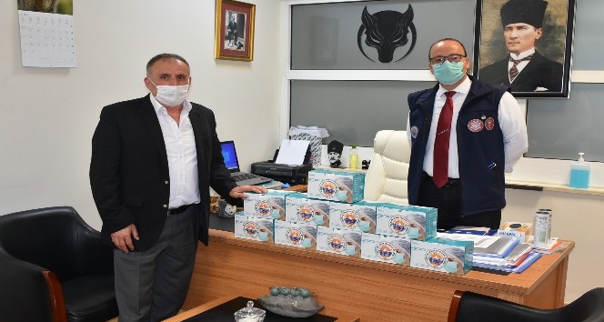 Gemlik Belediyesi’nden esnafa 10 bin maske