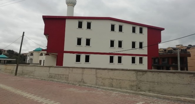 Büyükşehir’den Darıca Bilal Habeşi Camii ve kuran kursuna malzeme yardımı