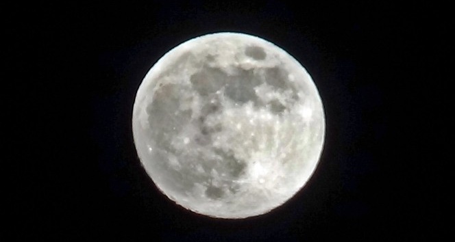 Yüksekova’da ‘Süper Ay’ görüntülendi