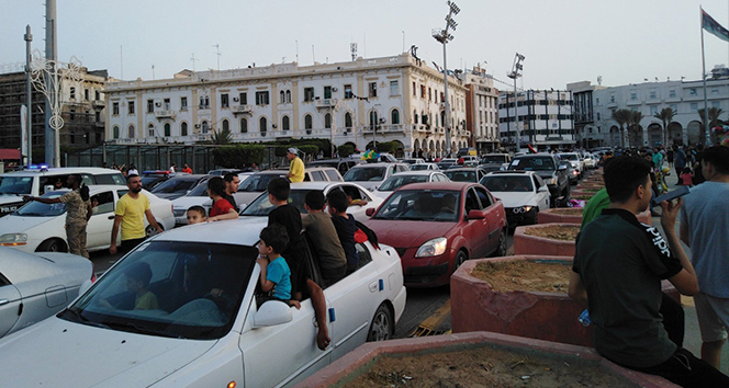 Trablus’ta halk kutlamalar için sokaklara döküldü