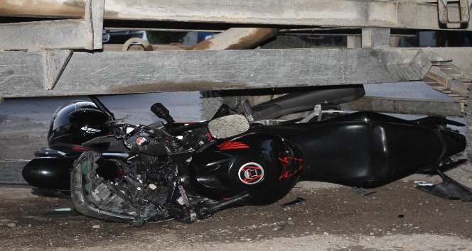 3 gün önce aldığı motosikletle traktörün altında kaldı