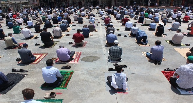 Elazığ'da Cuma Namazı Heyecanı - Elazığ