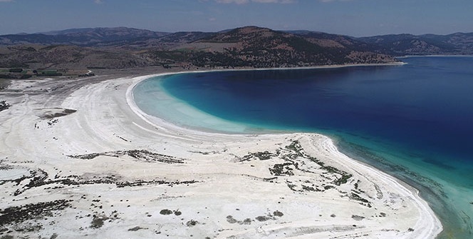 Maldivler pahalı geldi, Salda Gölü koruma altına alındı, çareyi mermer tozunda buldular