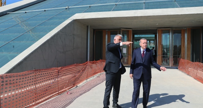 Cumhurbaşkanı Erdoğan, CSO ve Yargıtay hizmet binalarının inşaatlarını gezdi