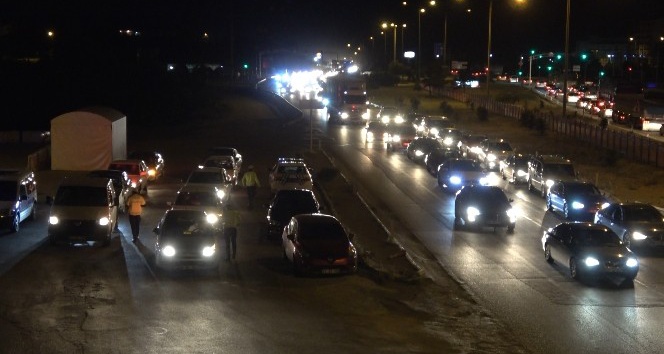 43 ilin geçiş güzergahında trafik yoğunluğu
