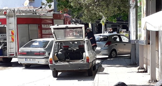 Tokat’ta gaz kaçıran otomobil korku dolu anlar yaşattı