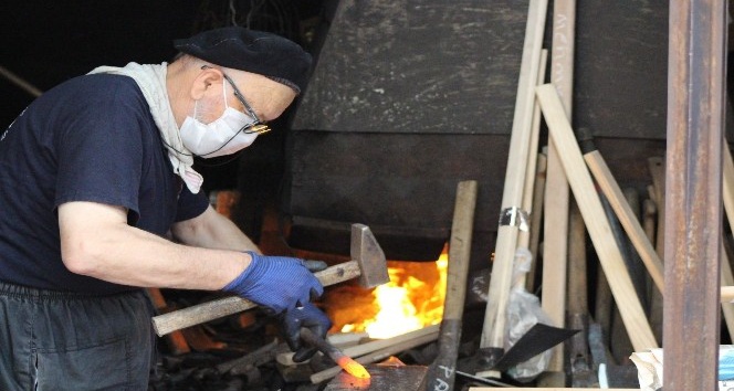 Bir ilçe onu bekliyordu, o da yasağın kalkmasını