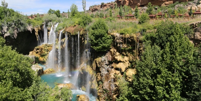 Doğa harikası Yerköprü Şelalesi ziyaretçilerini bekliyor