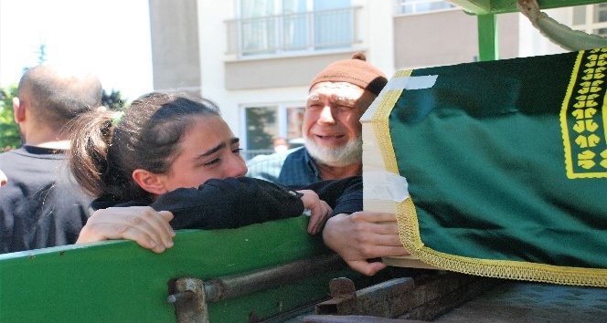 Öldürülen annesine veda sözleri yürekleri dağladı