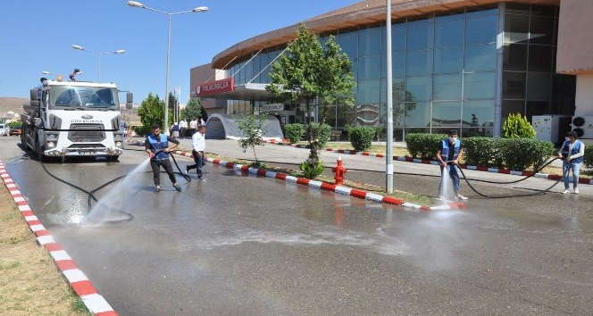 Cizre Devlet Hastanesi dezenfekte edildi