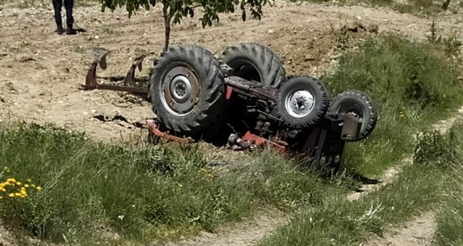 Traktörün altında kalarak hayatını kaybetti