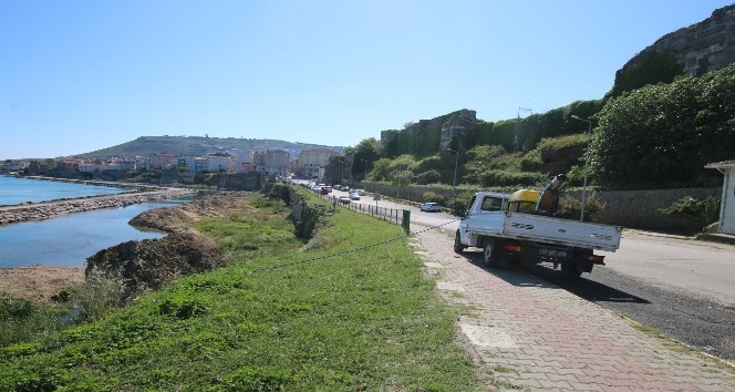 Sinop Belediyesinden sahillere ilaçlama