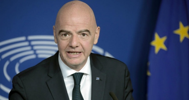 Infantino: "Taraftarları statlara geri getirmek için sabırlı olmalıyız"