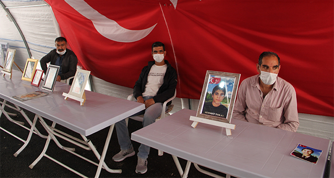 HDP önündeki ailelerin evlat nöbeti 279&#039;uncu gününde