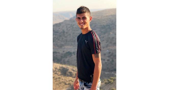 Serinlemek için çaya giren genç boğuldu