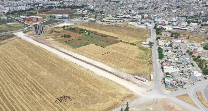 Yol çalışmaları sürüyor