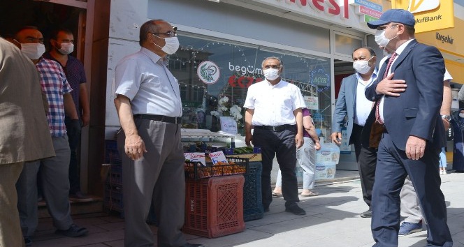 Kırşehir Belediye Başkanı Ekicioğlu, esnafa pandemi ziyareti yaptı