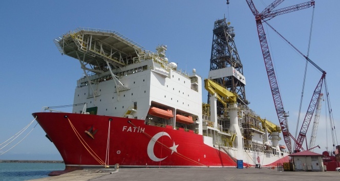 Fatih Sondaj Gemisi'nde kulelerin montajı beklenenden hızlı oldu, son kule de yerine yerleştirildi