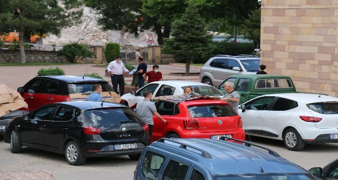 Doluya karşı halılı, kartonlu ve battaniyeli önlem