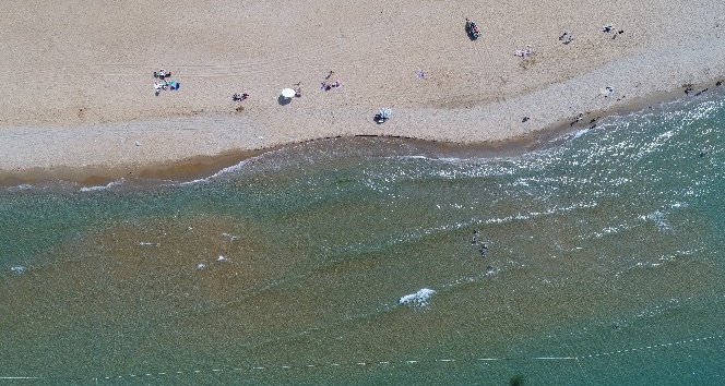 Güzel havayı fırsat bilen vatandaşlar soluğu Kısırkaya Plajı’nda aldı