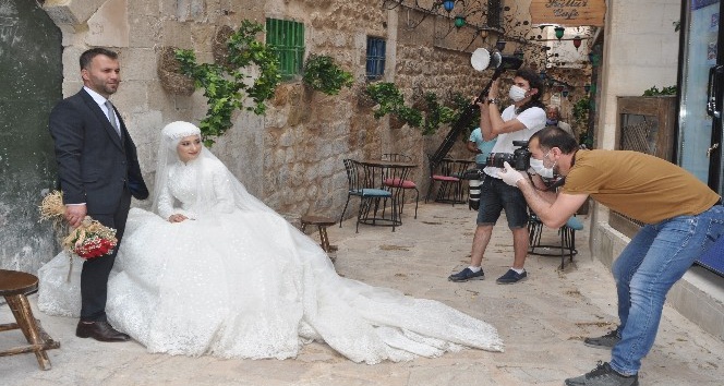 Nikah kısıtlaması kalktı, çiftler tarihi mekanlarda fotoğraf çekimi için sıraya girdi
