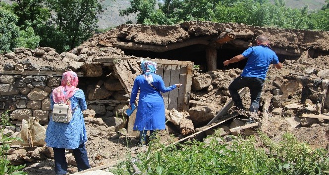 Bingöl’de depremin ardından hasar tespit çalışmaları