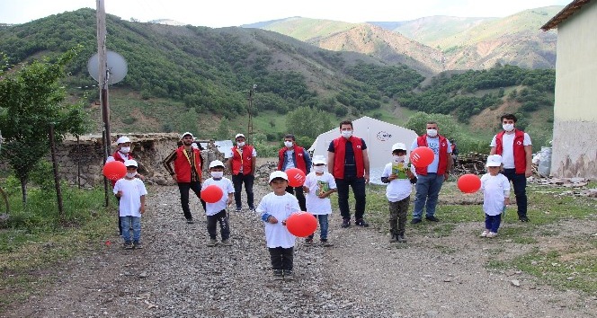 Psikososyal destek ekipleri, depremzede çocukların gönlüne dokundu