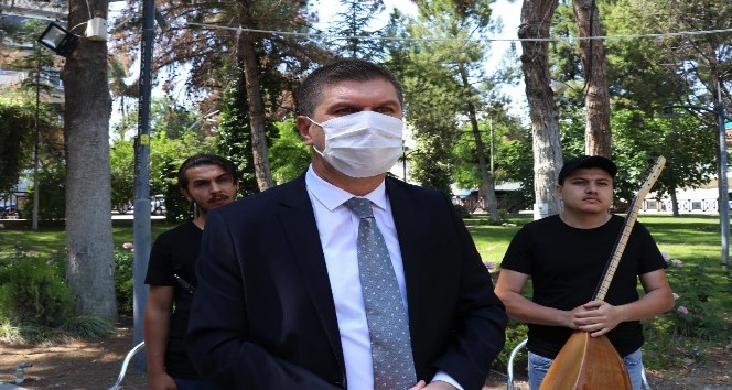 ’Hatçem’ türküsünü oyun havasına çeviren fenomene Burdur Belediye Başkanından tepki