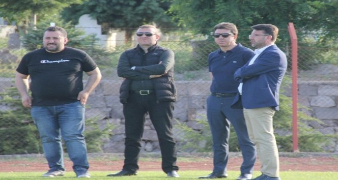 Nevşehir Belediyespor Başkanı Esat Özaltın: "Ligler devam edecekmiş gibi hazırlanıyoruz"
