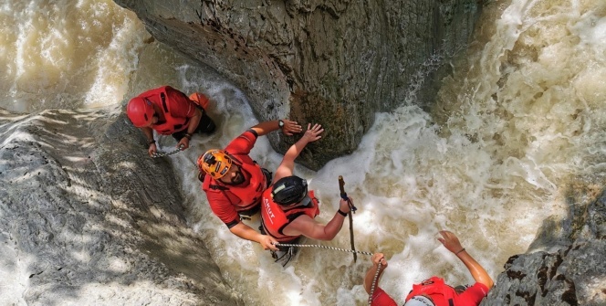 İşte kayıp Derya"yı arama çalışmalarından sıcak görüntüler