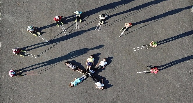 Bitlisli kayakçılar asfaltta şampiyonalara hazırlanıyor