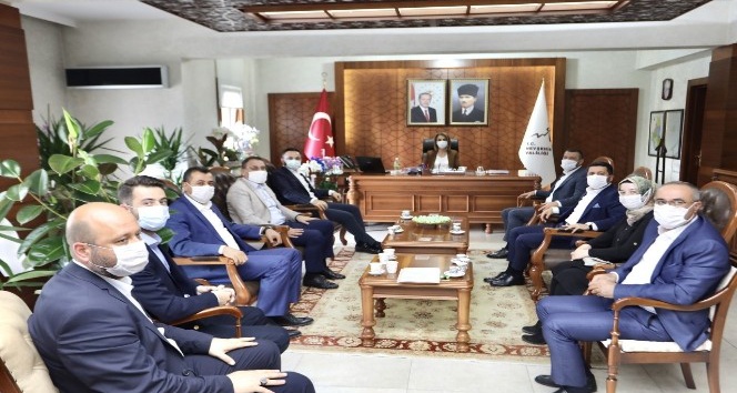 AK Parti heyetinden Vali Becel’e hayırlı olsun ziyareti