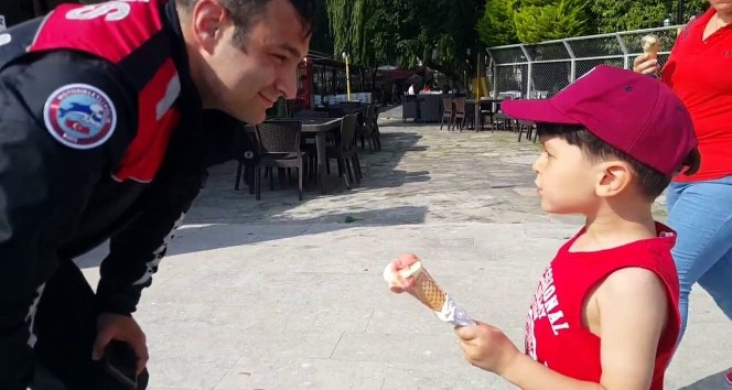 Şaka yapan Maraş dondurmacısını polise şikayet etti