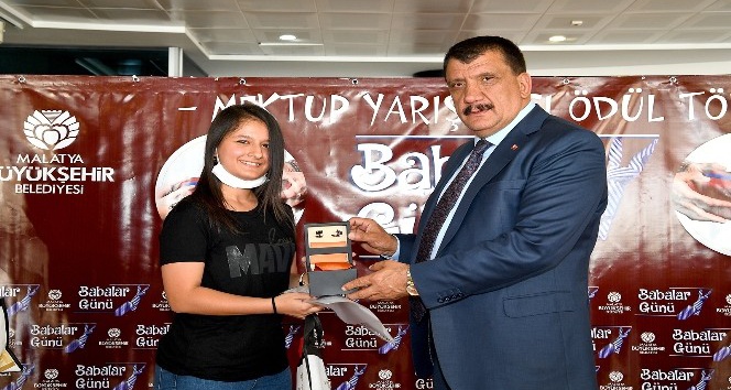 Babalara mektuplar duygulandırdı