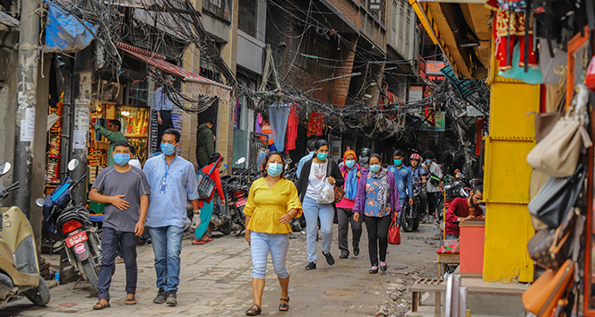 Nepal&#039;de karantina uygulaması hafifletildi, vaka sayısı artışa geçti