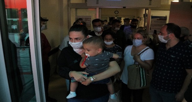 Kaza yapan şarkıcı Alişan, ailesiyle birlikte hastaneden taburcu oldu