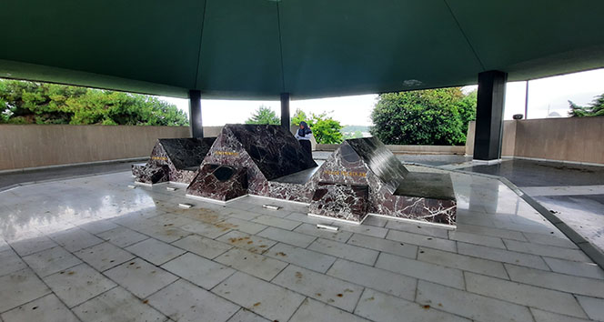 Yassıada Kararları’nın 'yok' sayılmasının ardından maktul ile katil’in mezarları böyle görüntülendi