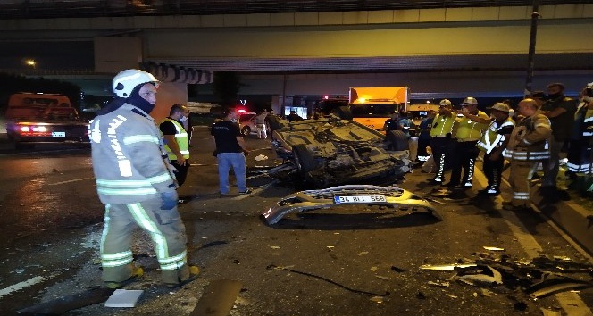 Vatan Caddesi’nde feci trafik kazası: 1’i ağır 3 yaralı