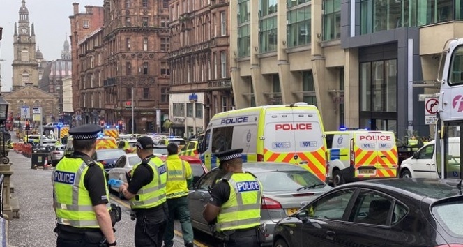 İskoçya&#039;da bıçaklı saldırı: 3 ölü